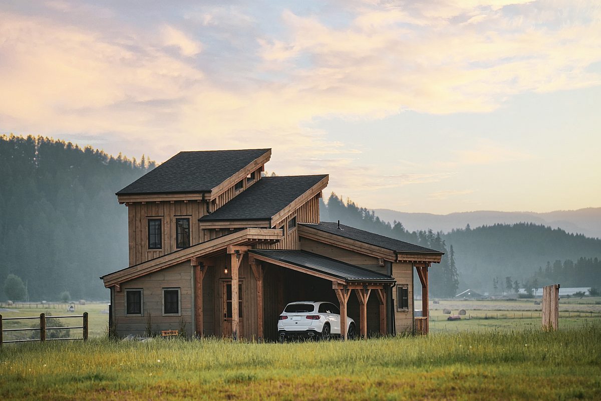 Timberlyne Clydesdale Outpost Cabins