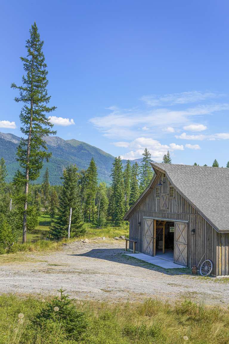 Timberlyne Rocky Mountain Horse Barn