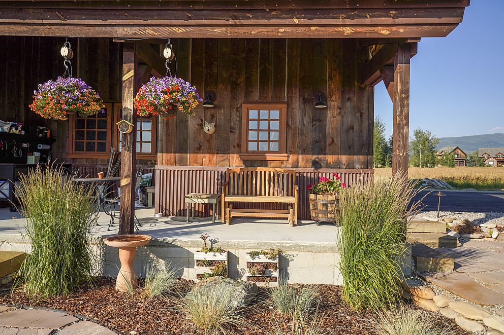 Timberlyne Backyard Garden Oasis