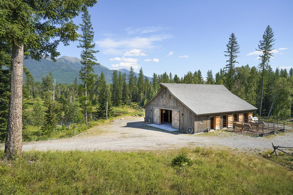 Timberlyne Rocky Mountain Horse Barn