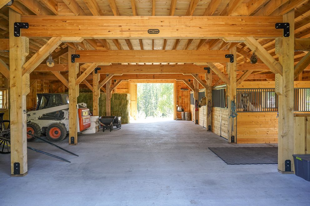 Timberlyne Rocky Mountain Horse Barn